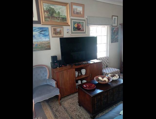 1 BEDROOM PROPERTY TO RENT IN OATLANDS